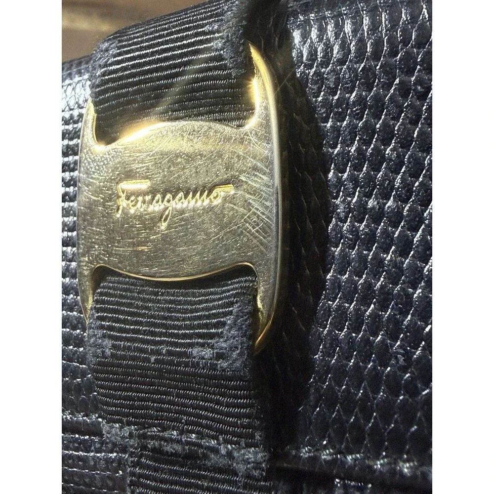 Authentic Salvatore Ferragamo Vara Black Leather Gold H/W 6 Key Case Italy